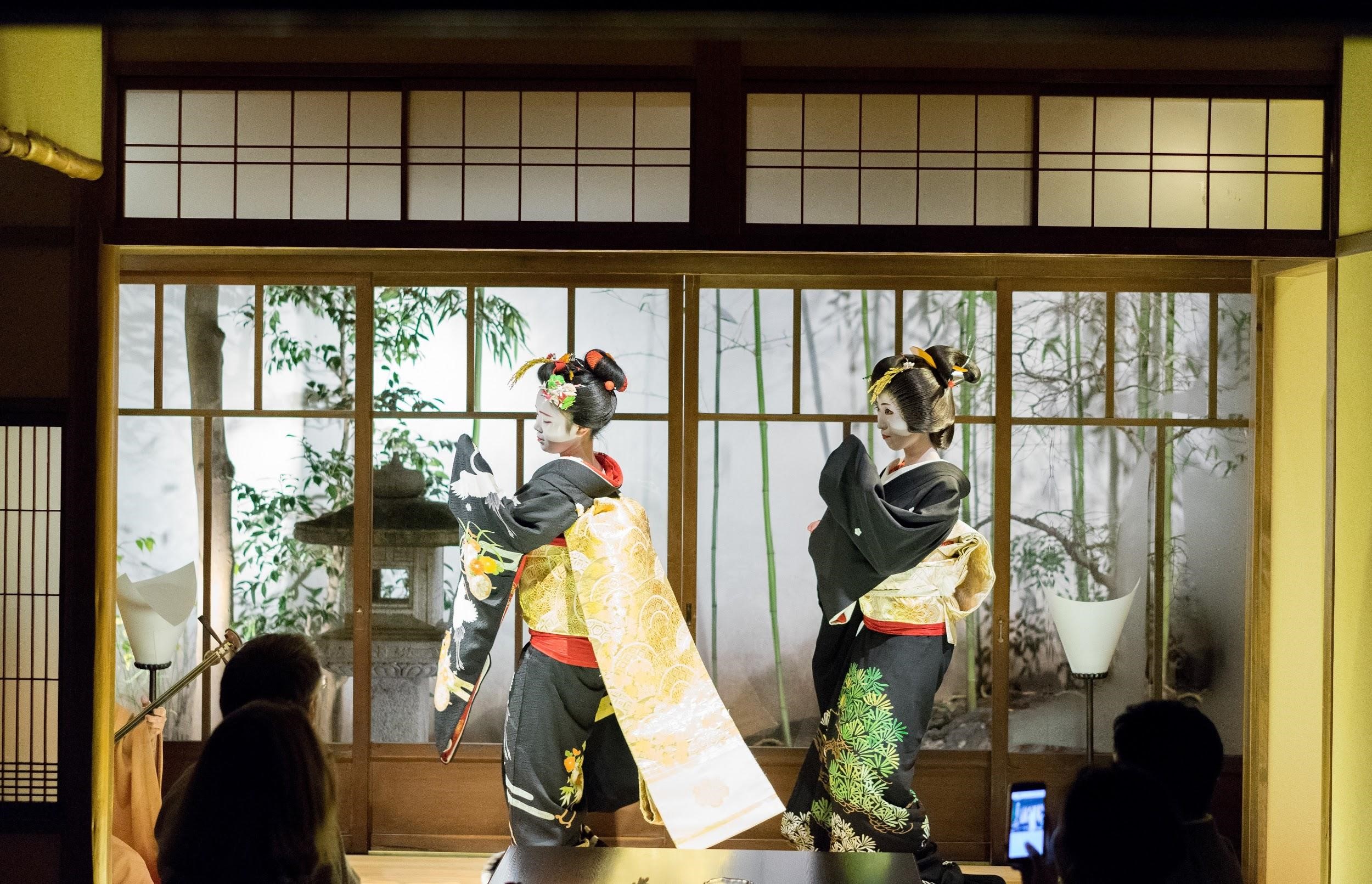 A Night of Luxury & Culture with Kyoto's Geiko & Maiko