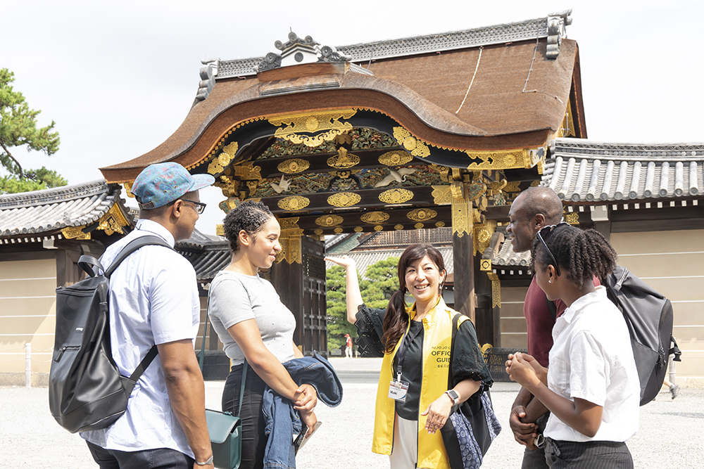 Nijo-jo Castle and Ninomaru Palace English Guided Tour