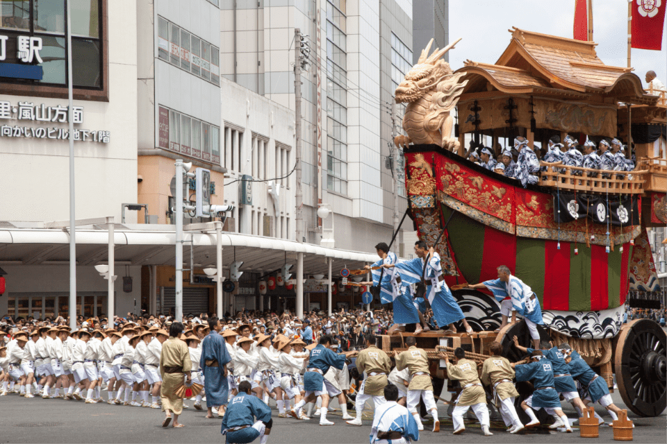 To all the visitors of the Gion Festival Yoiyama and Yamahoko Procession