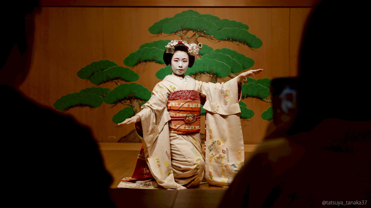 The Ultimate Private Maiko Experience on a Noh Stage