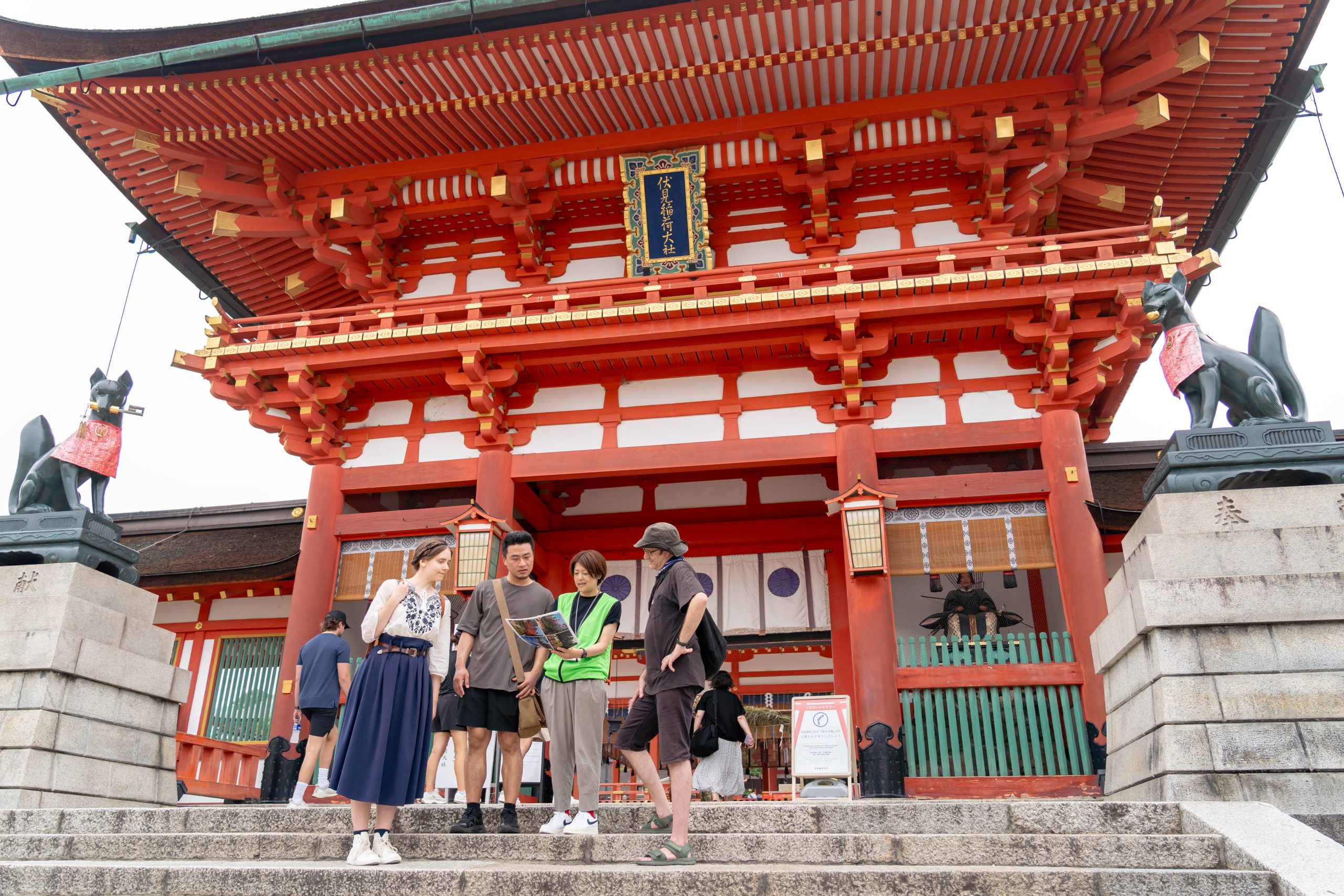 Fushimi Inari Taisha Shrine Guided Tour by DMO KYOTO